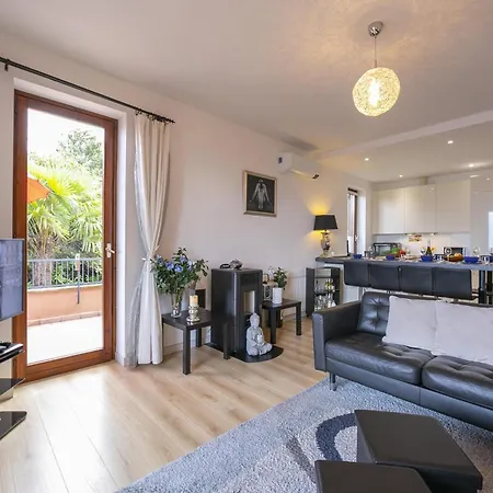 La Bellavista Penthouse Apartment Stresa